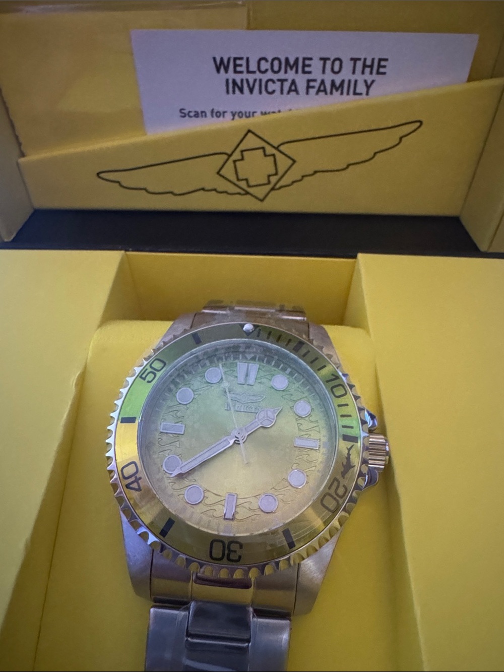Invicta Men’s Pro DiverStainless Steel Watch in Green/Yellow.